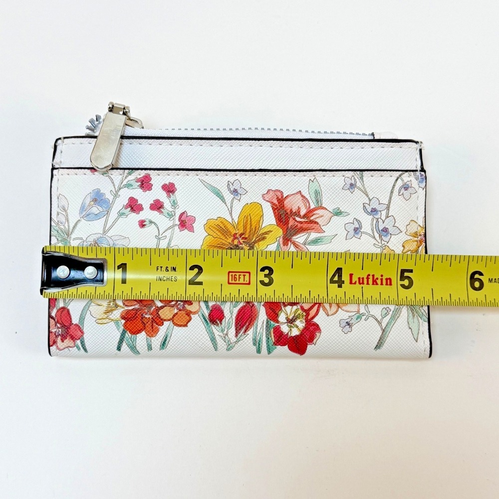 Safe Keeper Wallet Snap Bifold White Floral Garden Compact CC, Coin 3.5 x 4.5 - Picture 4 of 10